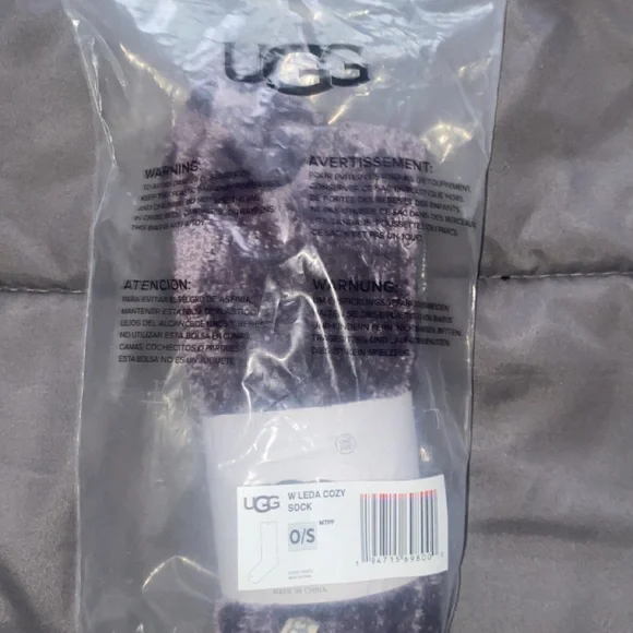 Cute & Comfortable Ugg Socks - Picture 3 of 3